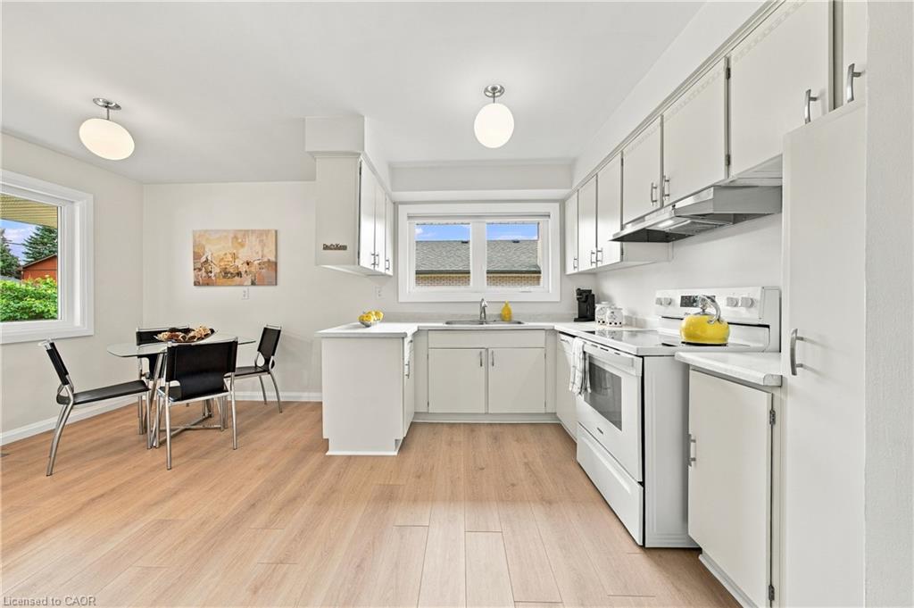 662 Dynes Road Property Photo 12