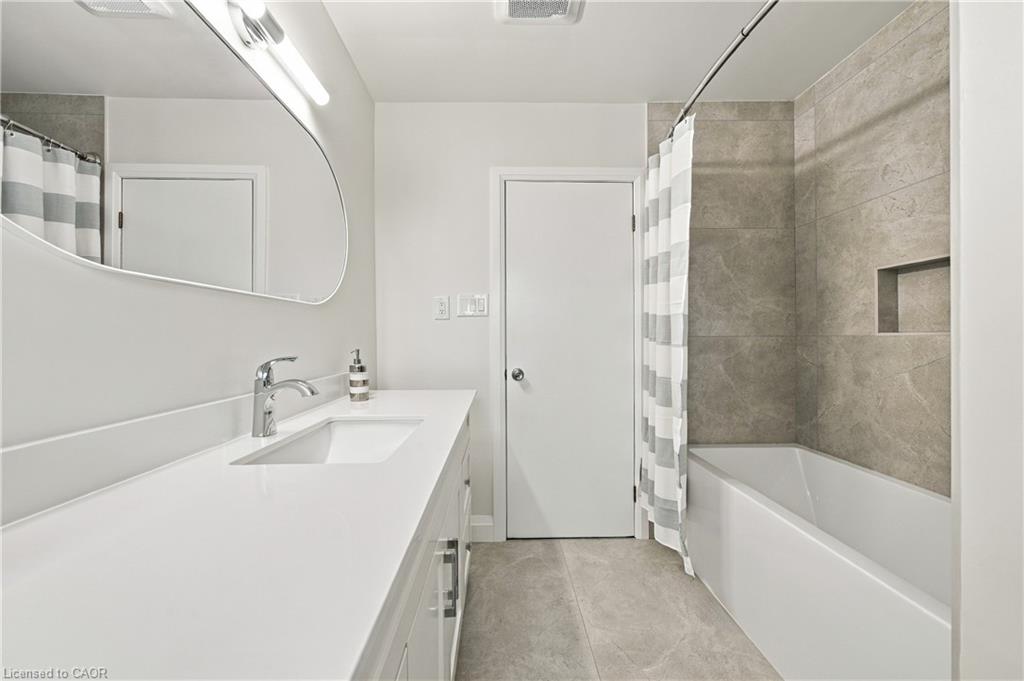662 Dynes Road Property Photo 17