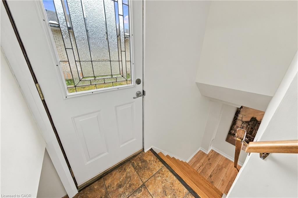 662 Dynes Road Property Photo 24