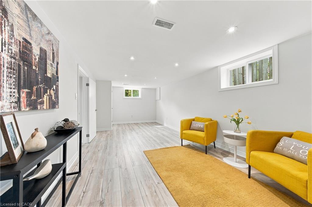 662 Dynes Road Property Photo 31