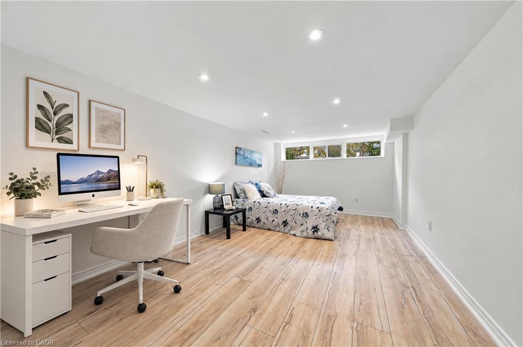 662 Dynes Road Property Photo 33
