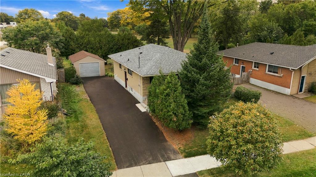 662 Dynes Road Property Photo 37