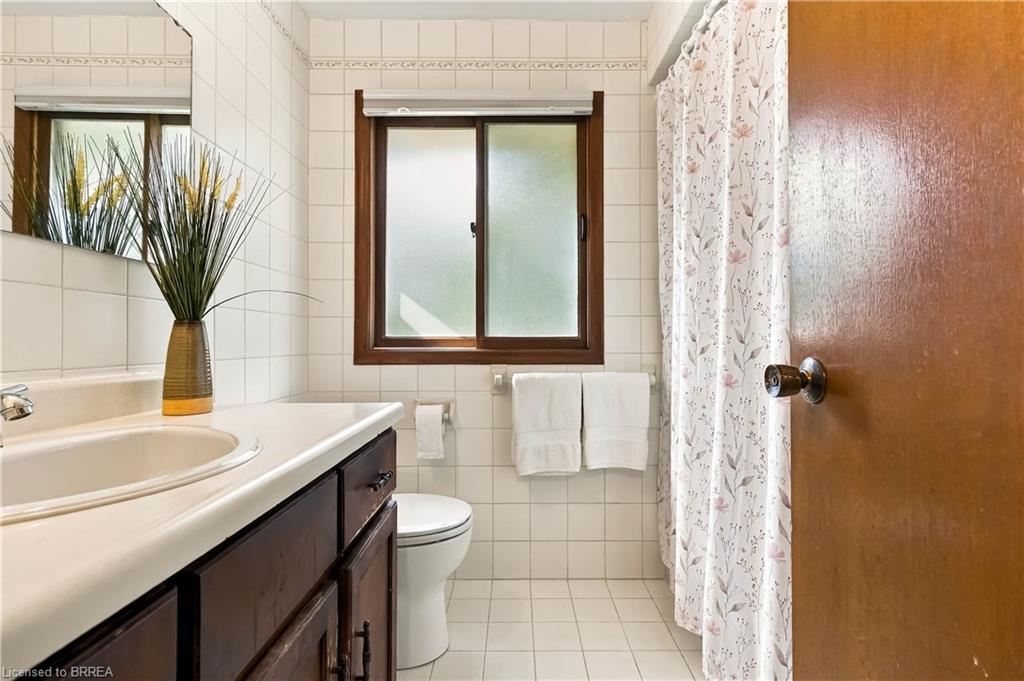 22 Applewood Crescent Property Photo 11
