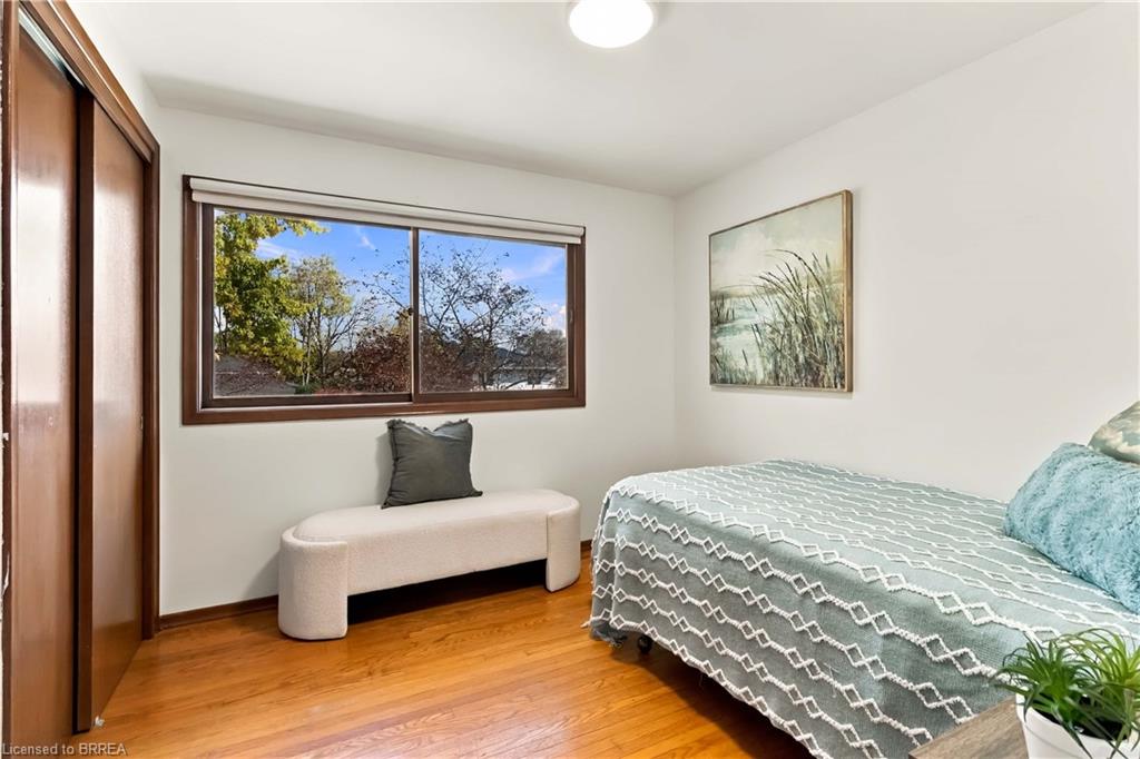22 Applewood Crescent Property Photo 12