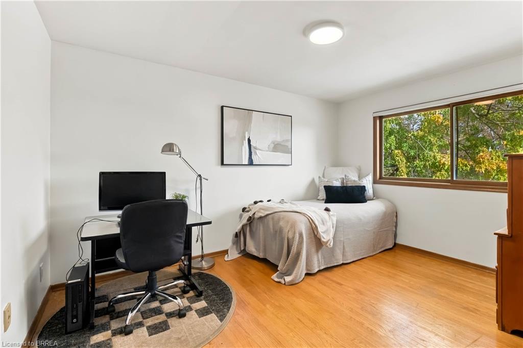 22 Applewood Crescent Property Photo 14