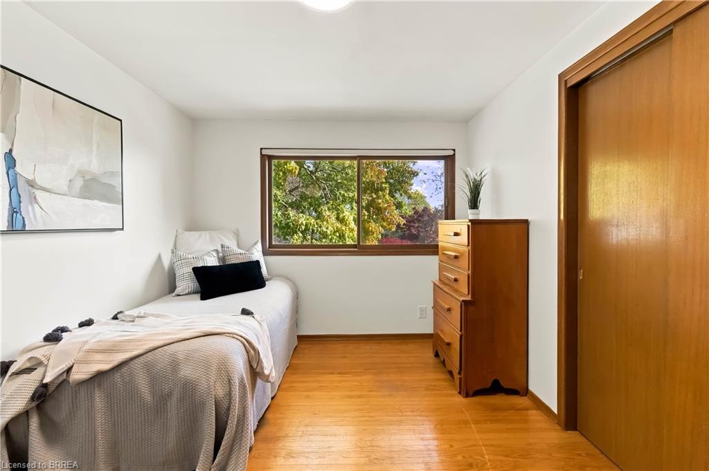 22 Applewood Crescent Property Photo 15
