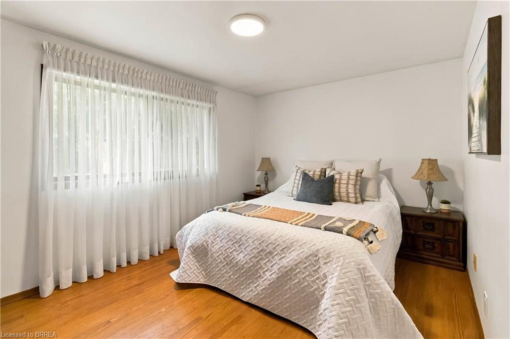 22 Applewood Crescent Property Photo 17