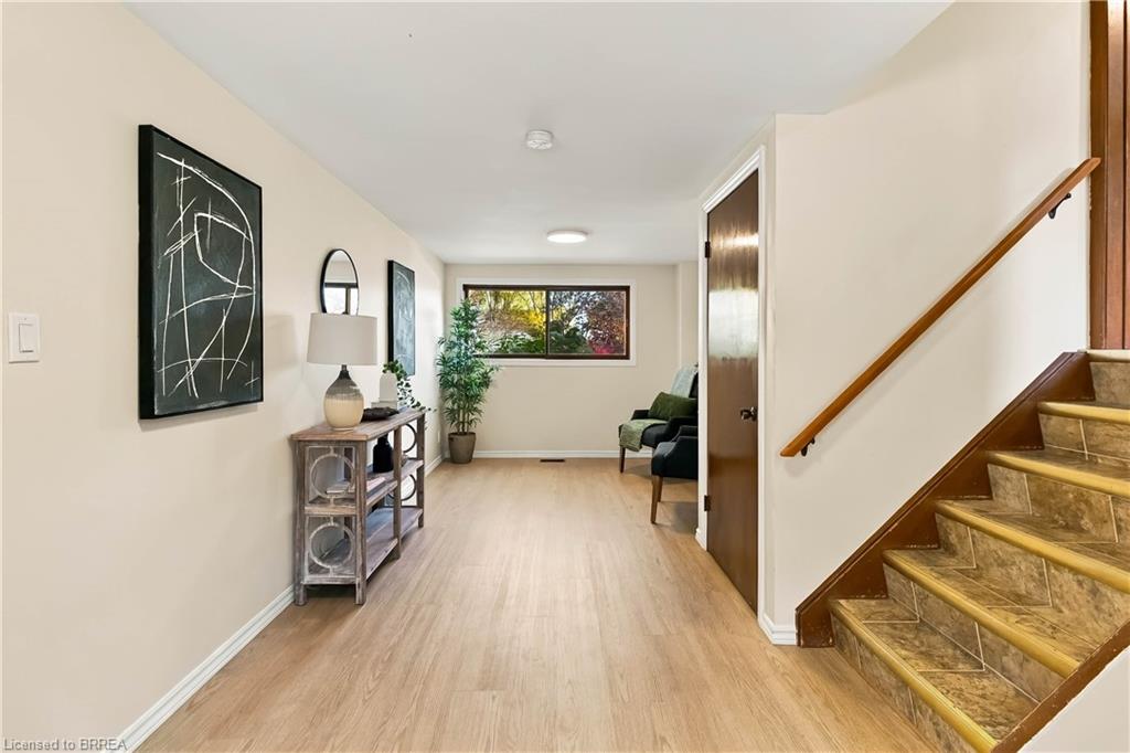 22 Applewood Crescent Property Photo 20