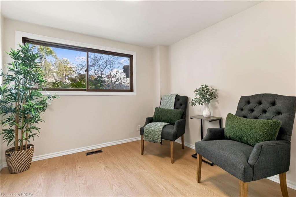 22 Applewood Crescent Property Photo 22
