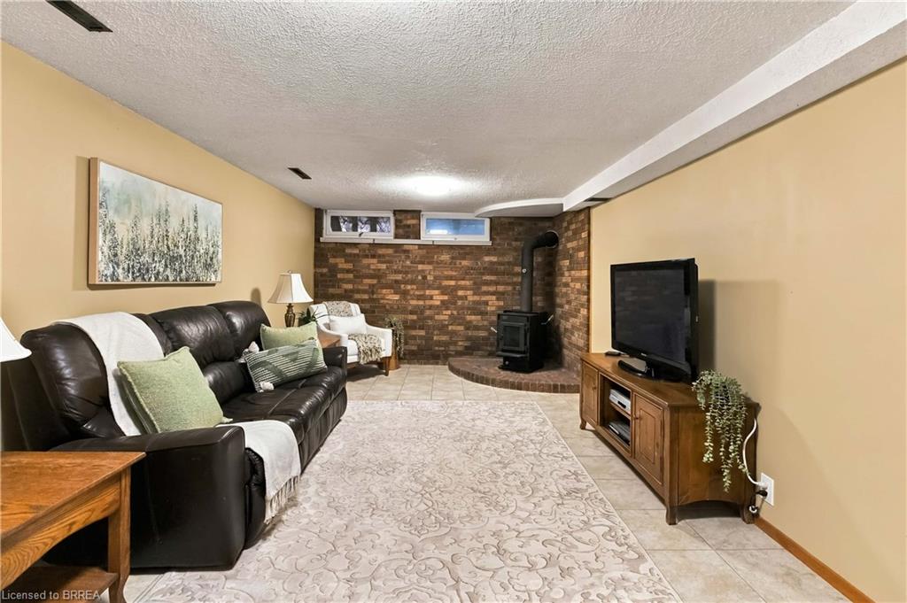 22 Applewood Crescent Property Photo 25
