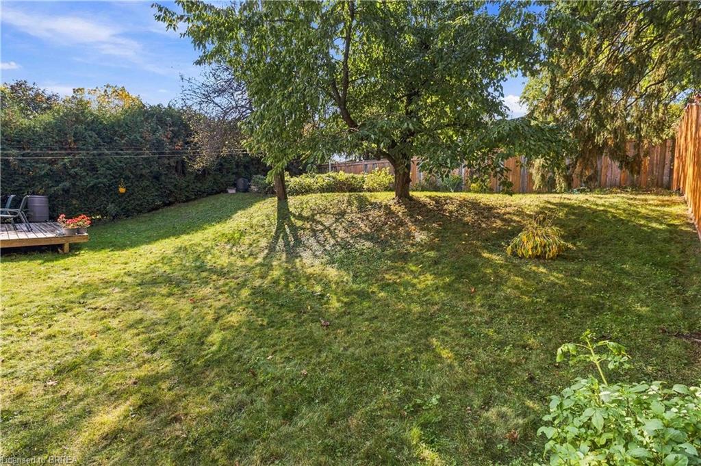 22 Applewood Crescent Property Photo 35