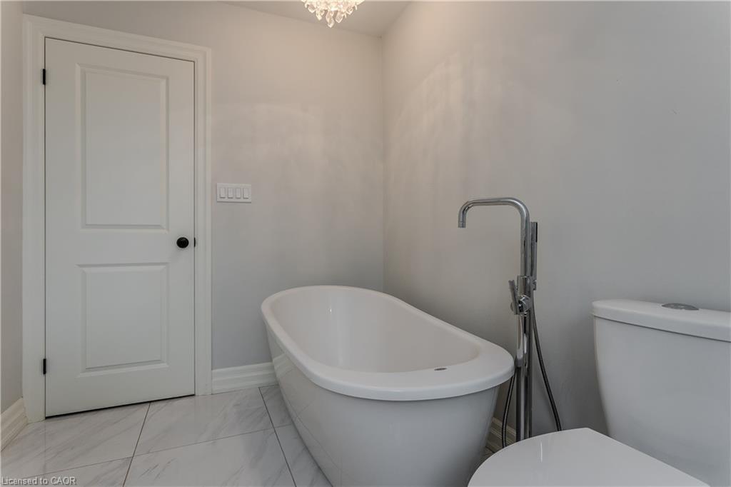 2193 Lancaster Crescent Property Photo 17