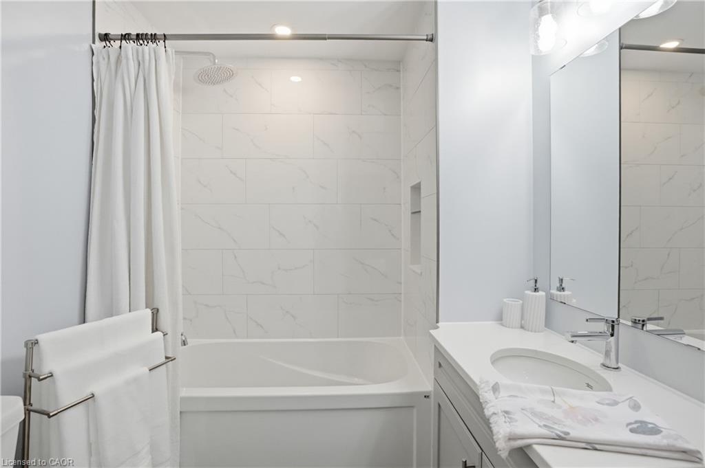 8-405 Merritt Street Property Photo 13