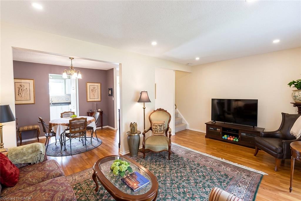 18 Claudette Gate Property Photo 8