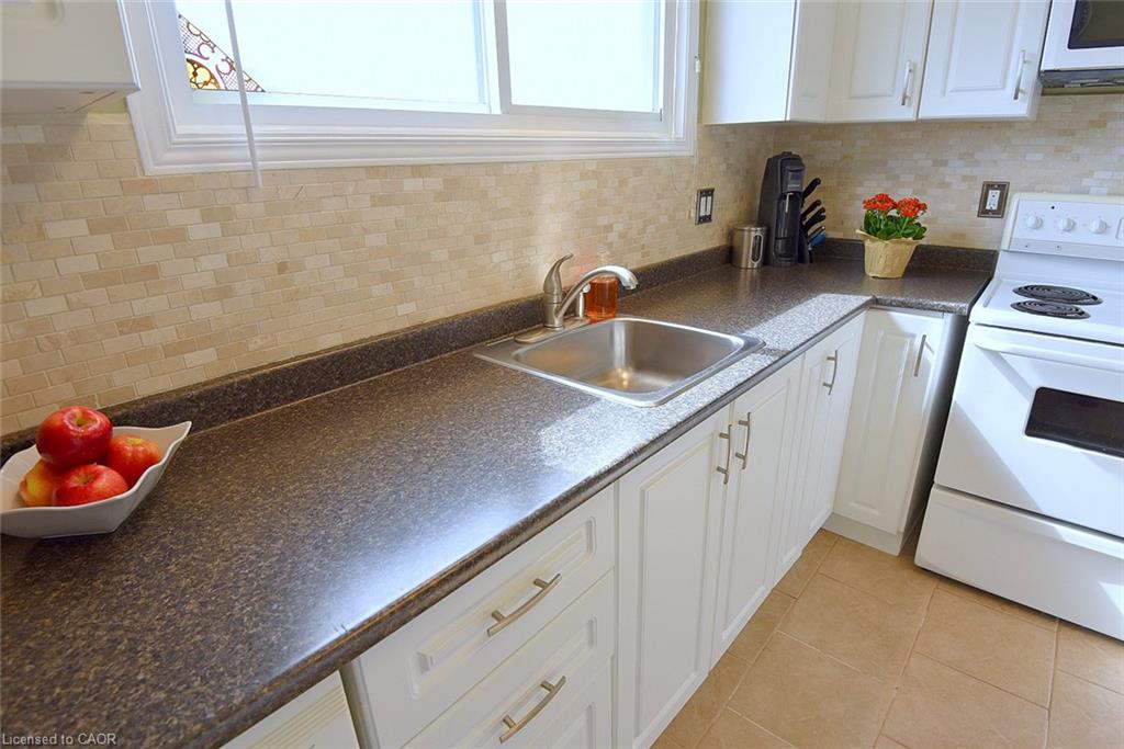 18 Claudette Gate Property Photo 12