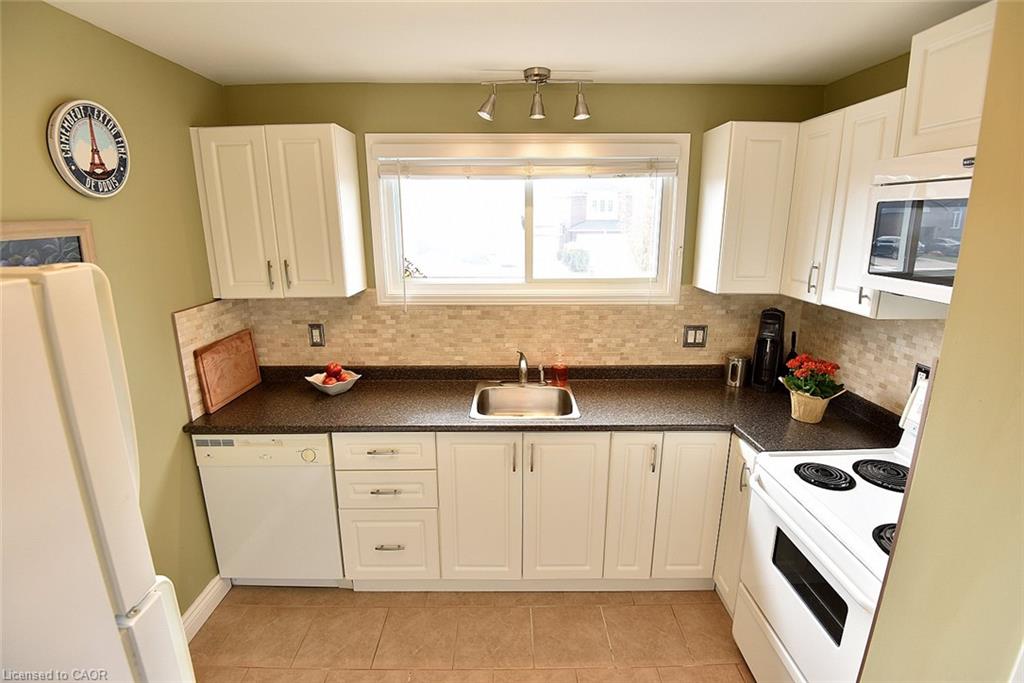 18 Claudette Gate Property Photo 13
