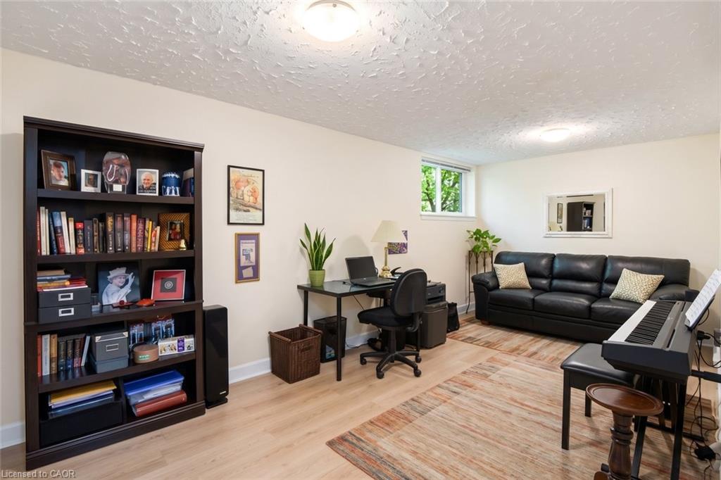 18 Claudette Gate Property Photo 25