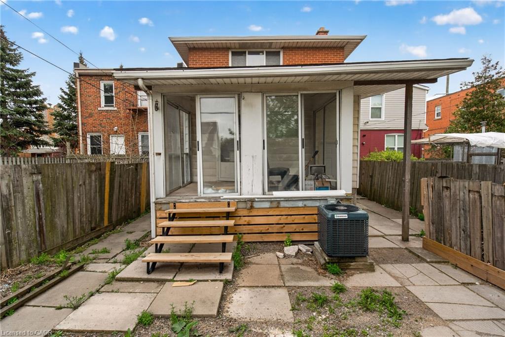 1385 Barton Street E Property Photo 4