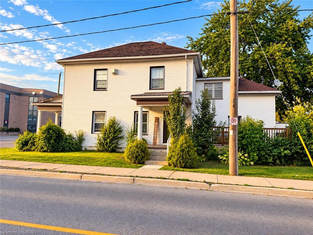 16 Alma Street N Property Photo 14