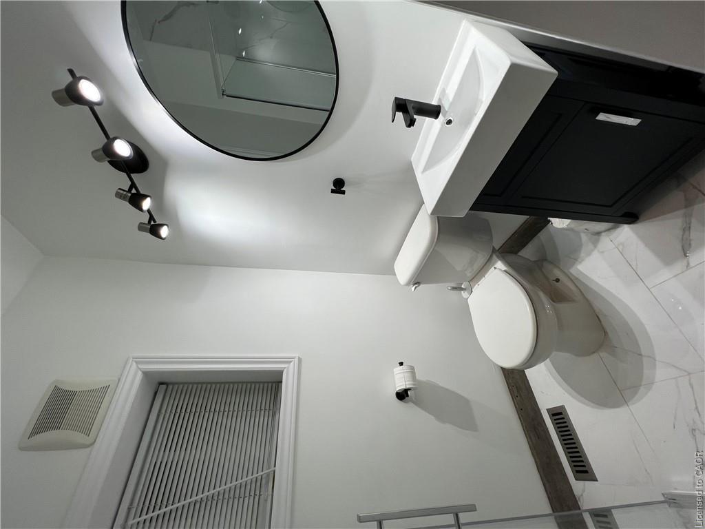16 Alma Street N Property Photo 34