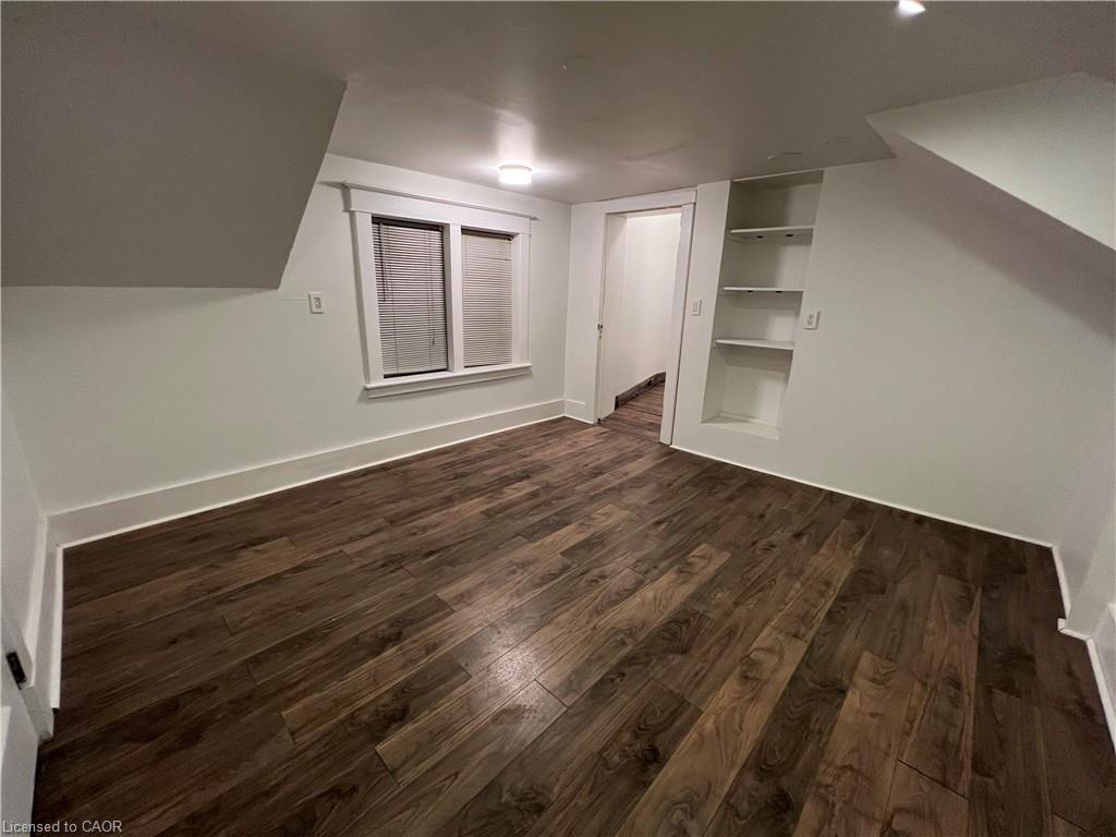 16 Alma Street N Property Photo 37