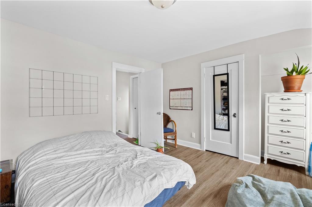33 Cline Avenue N Property Photo 3