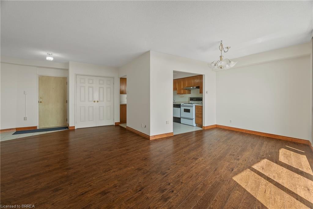 905-9 Bonheur Court Property Photo 12