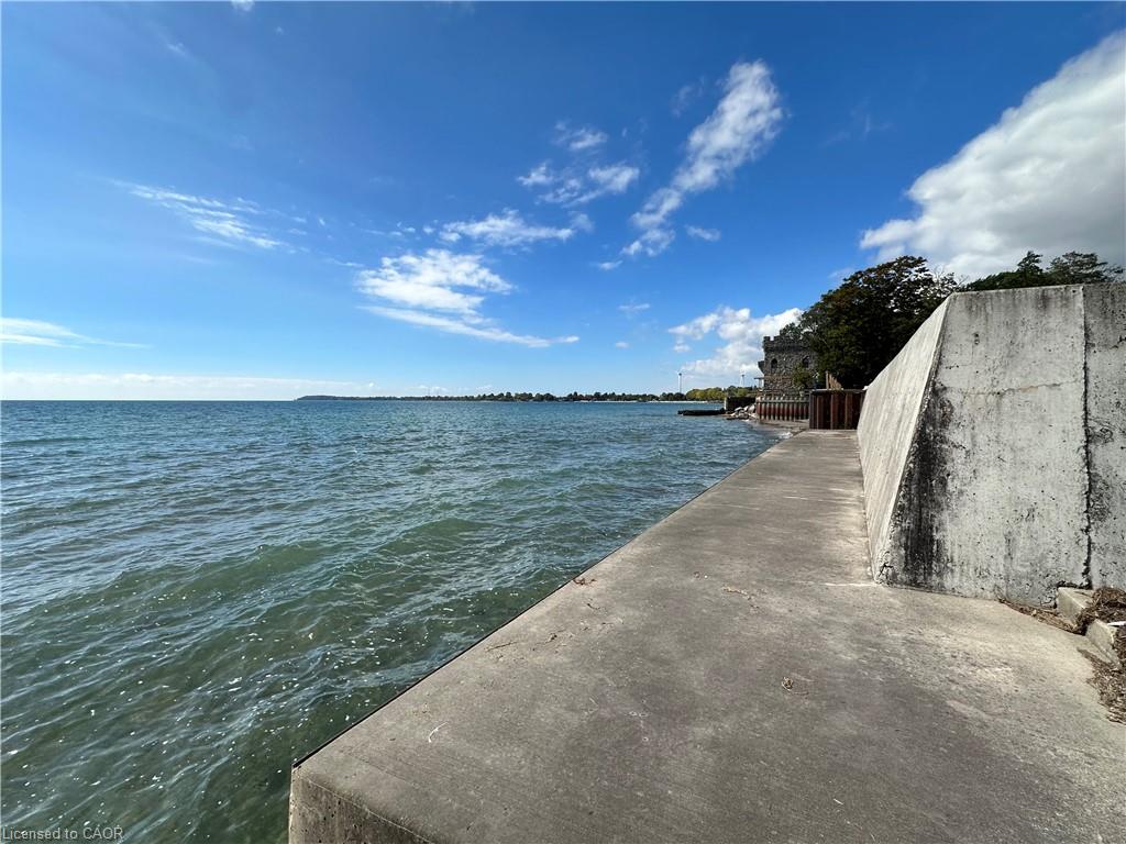 2952 North Shore Drive Property Photo 4