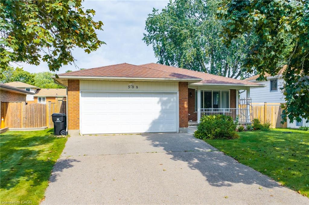 598 Black Oak Crescent Property Photo 1