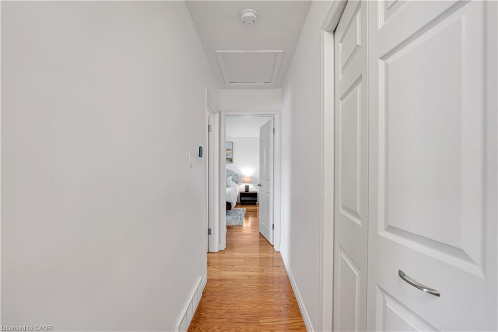 598 Black Oak Crescent Property Photo 18