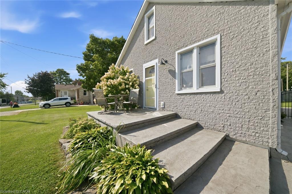 2214 William Shakespeare Street Property Photo 8
