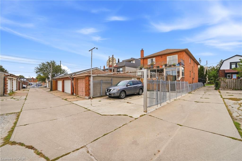 277 Harvie Avenue Property Photo 3