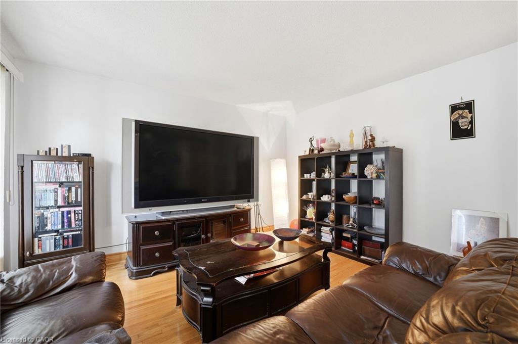 277 Harvie Avenue Property Photo 4
