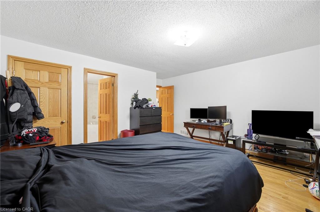 277 Harvie Avenue Property Photo 11