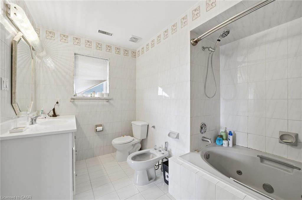 277 Harvie Avenue Property Photo 13