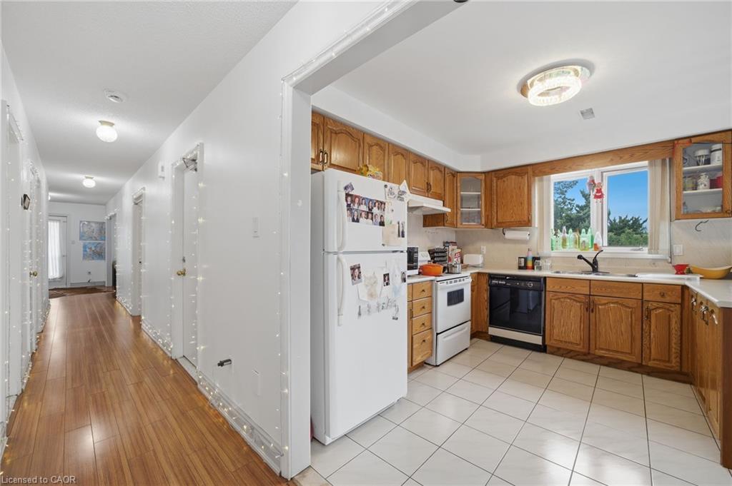 277 Harvie Avenue Property Photo 22