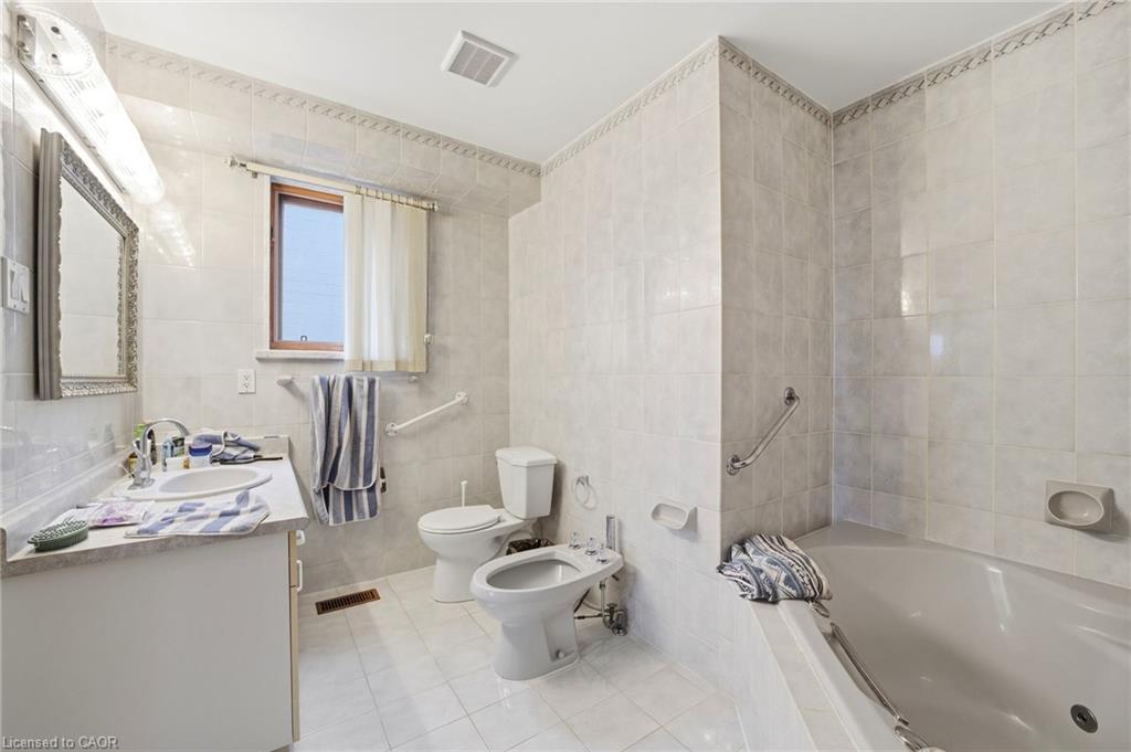 277 Harvie Avenue Property Photo 31