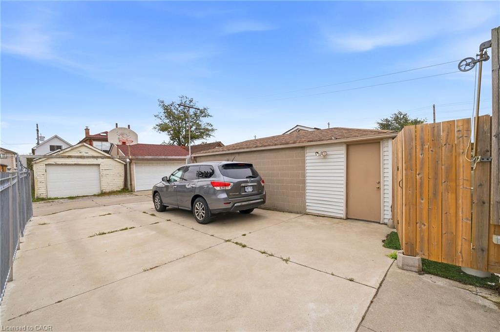 277 Harvie Avenue Property Photo 43