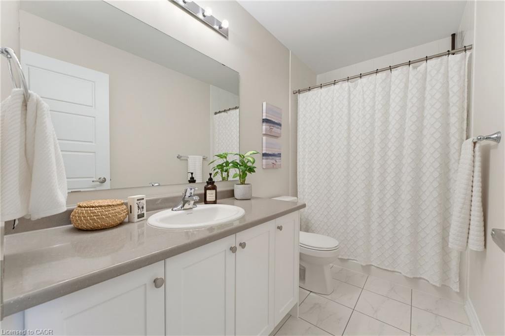 739 Banks Crescent Property Photo 21