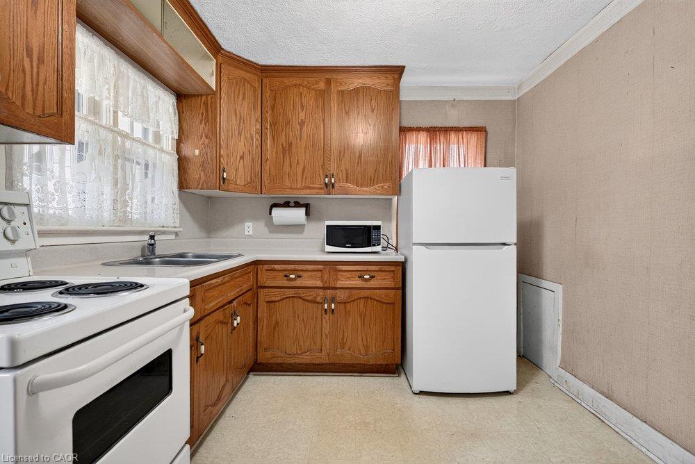340 Barton Street Property Photo 6