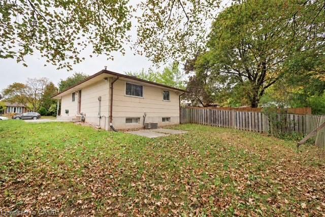 90 Pepperwood Crescent Property Photo 6