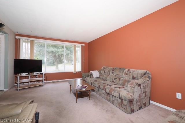 90 Pepperwood Crescent Property Photo 7