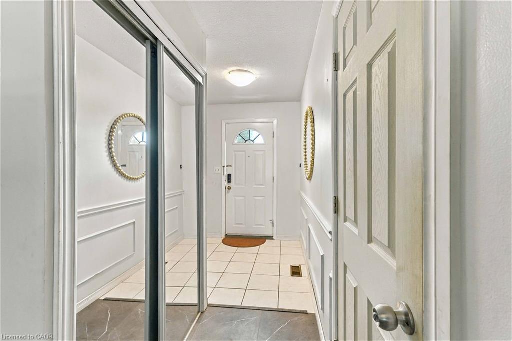 4-899 Stone Church Road E Property Photo 3