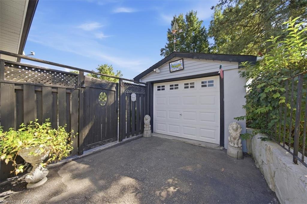 8 Wauchope Avenue Property Photo 33