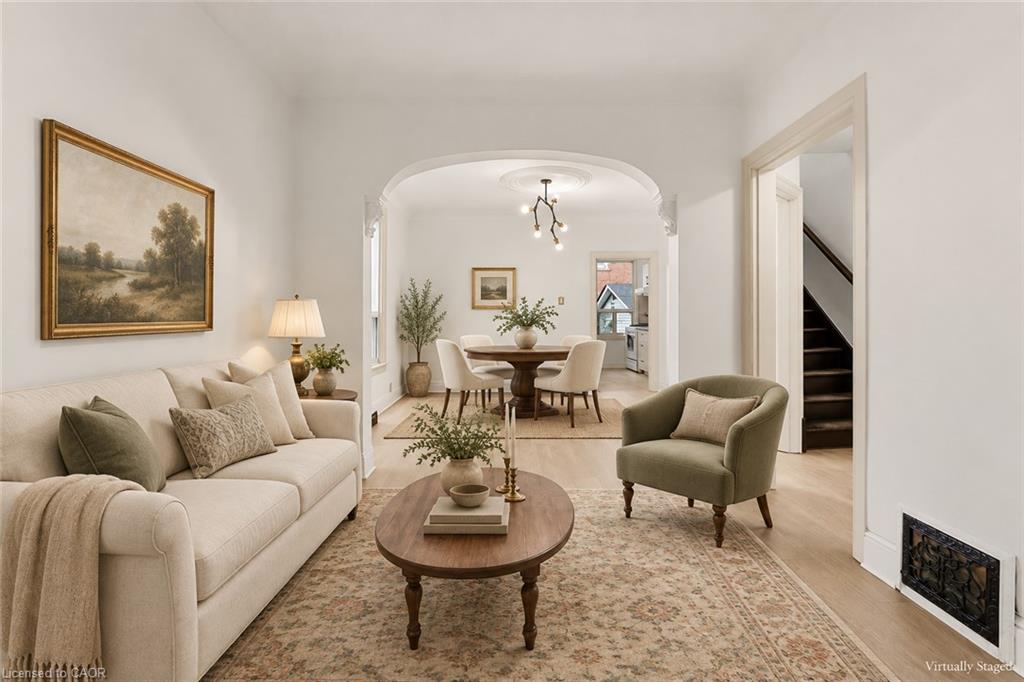 109 Macaulay Street E Property Photo 1