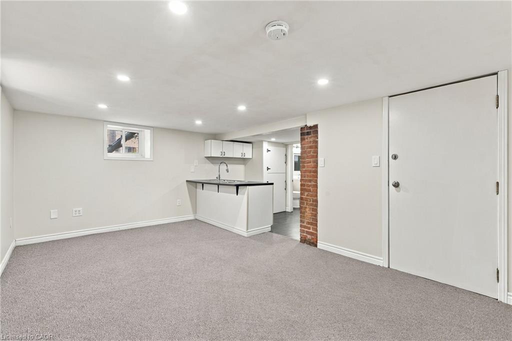 100 Balsam Avenue S Property Photo 6