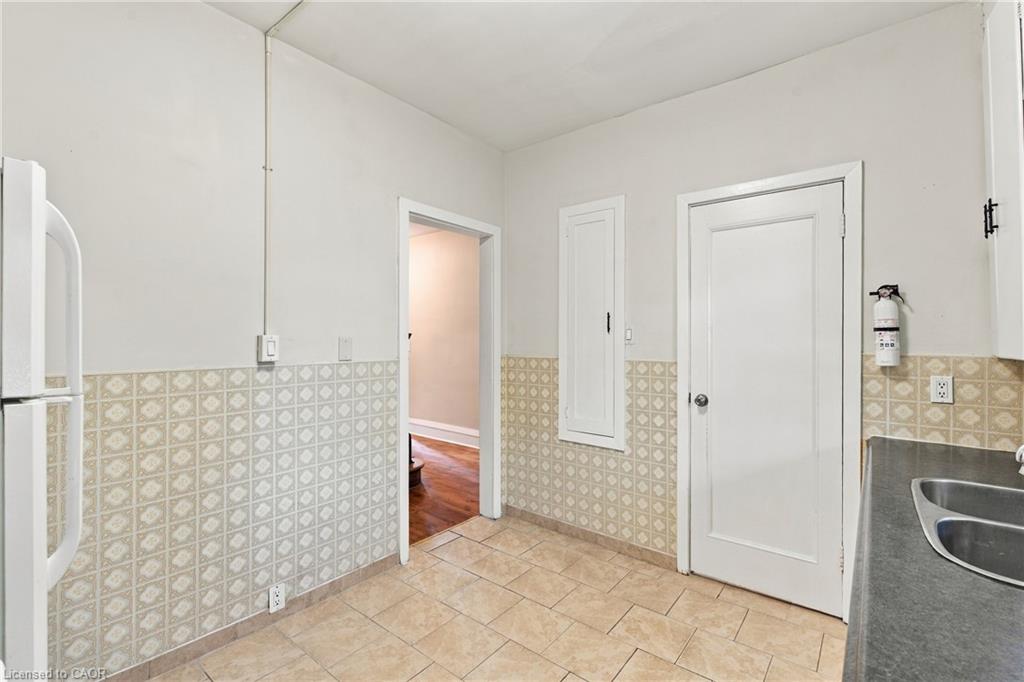 100 Balsam Avenue S Property Photo 22