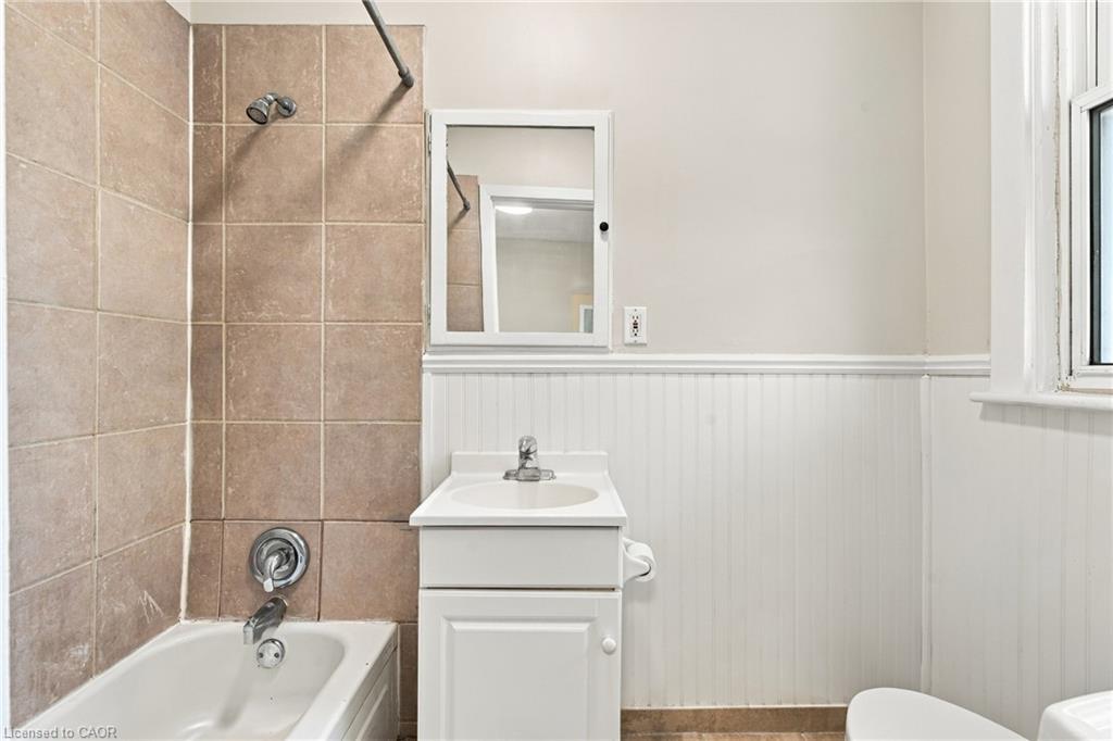 100 Balsam Avenue S Property Photo 24