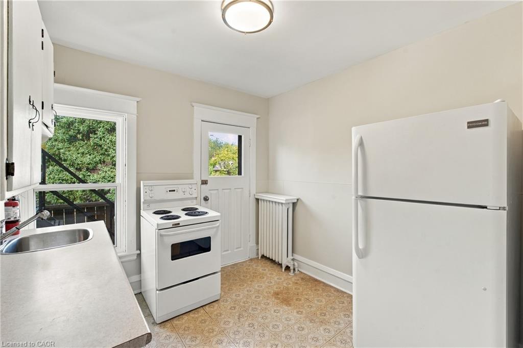 100 Balsam Avenue S Property Photo 25