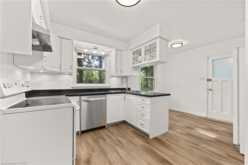 24 Valloncliffe Road Property Photo 12